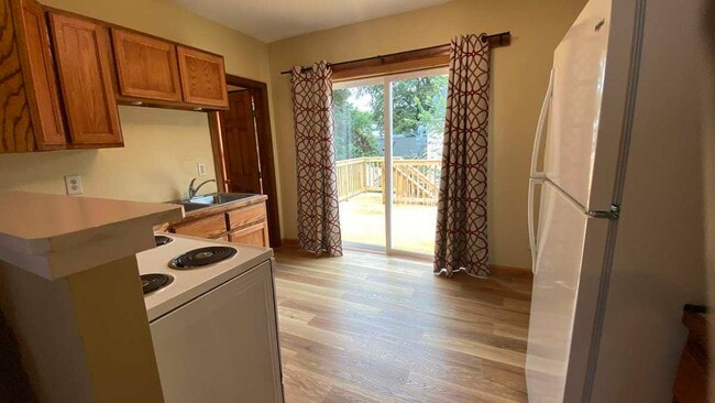 18 Center St, Unit 2