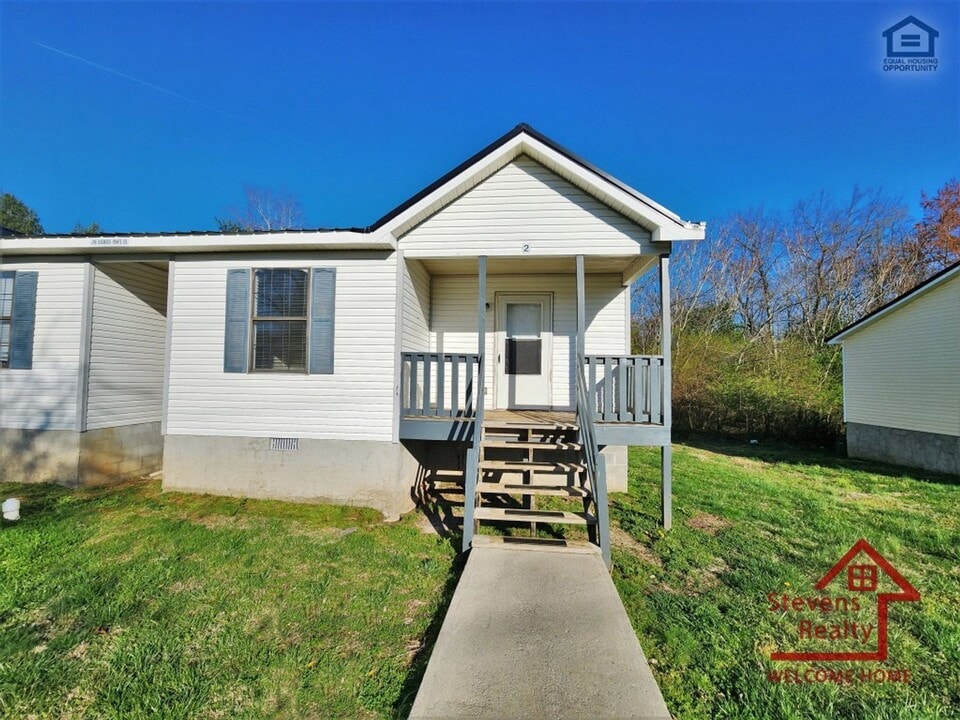 246 Dogwood Pointe Dr in McMinnville, TN - Foto de edificio