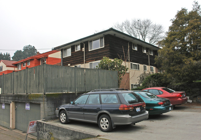 Parkdell Apartments in Seattle, WA - Building Photo - Building Photo