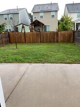 125 Weeping Oak Ln in West Columbia, SC - Foto de edificio - Building Photo