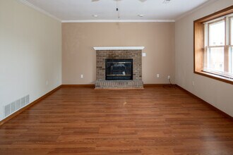 123 Pierre Pl, Unit 123 in Lima, OH - Foto de edificio - Building Photo