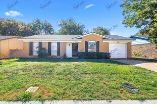 3022 Kyle Rd in Rowlett, TX - Building Photo