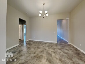 1017 Merlin Dr in Norman, OK - Foto de edificio - Building Photo