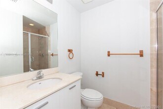 2150 Van Buren St, Unit 102 in Hollywood, FL - Building Photo - Building Photo