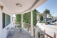 1800 N Gramercy Pl in Los Angeles, CA - Building Photo - Interior Photo