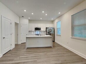 2576 Belfort Lndg Ct in Jacksonville, FL - Foto de edificio - Building Photo