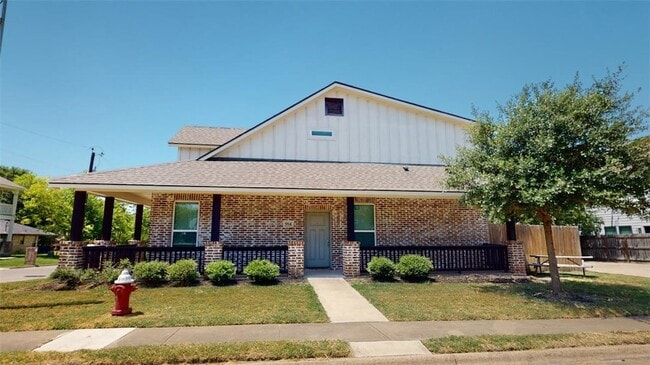 property at 914 Fairview Ave