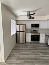 7919 E Kimsey Ln, Unit A in Scottsdale, AZ - Foto de edificio - Building Photo