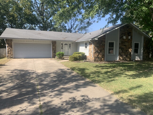 property at 515 E Lasalle St
