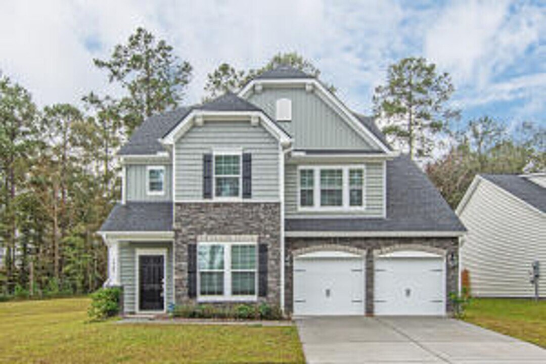 1923 Sweetfern Rd in Hanahan, SC - Building Photo