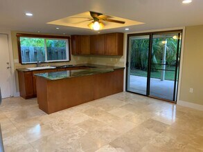 130B Ulupa St in Kailua, HI - Building Photo - Building Photo