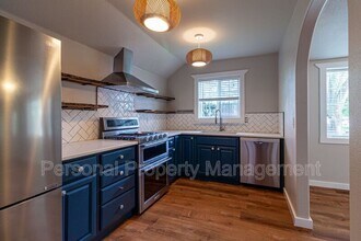 401 W McLoughlin Blvd in Vancouver, WA - Building Photo - Building Photo