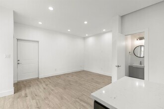 2202 Wavell St in Houston, TX - Building Photo - Building Photo