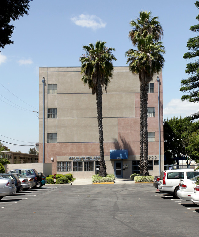 Federation Tower Apartments in Long Beach, CA - Building Photo - Building Photo