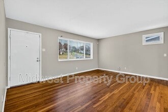 1395 Acredale Dr in Florissant, MO - Building Photo - Building Photo