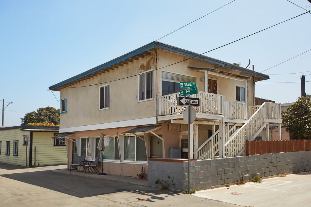 1400 Ocean Ave in Seal Beach, CA - Building Photo