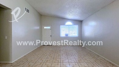 10791 Floral St in Adelanto, CA - Building Photo - Building Photo