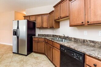 5774 Bedford Loop E in Southaven, MS - Foto de edificio - Building Photo