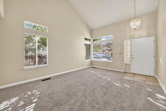206 Bridgewater Cir in Suisun City, CA - Building Photo - Building Photo