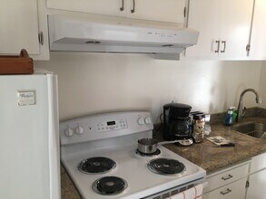 1716 Rose St, Unit CH B in Berkeley, CA - Foto de edificio - Building Photo
