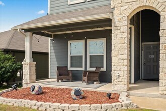 122 Denton Dr in Hutto, TX - Building Photo - Building Photo