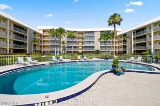 3000 Gulf Shore Blvd N in Naples, FL - Building Photo - Building Photo