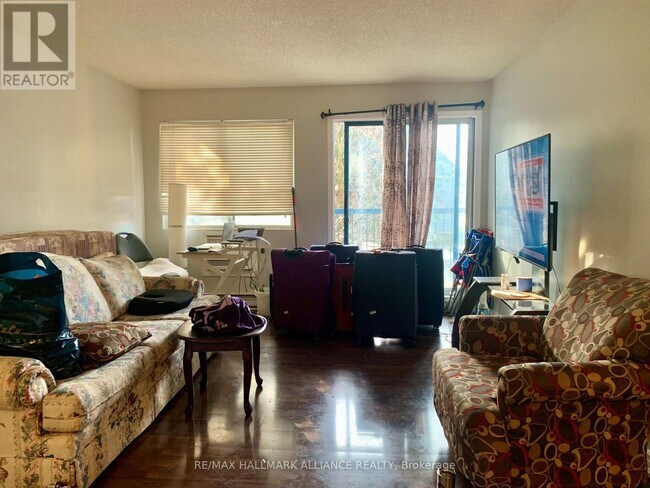 95 Trailwood Dr in Mississauga, ON - Building Photo - Building Photo