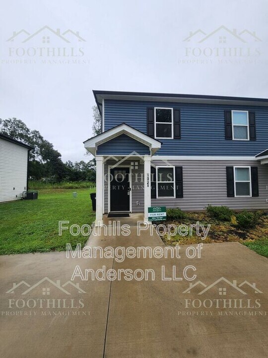 102 David St in Anderson, SC - Building Photo