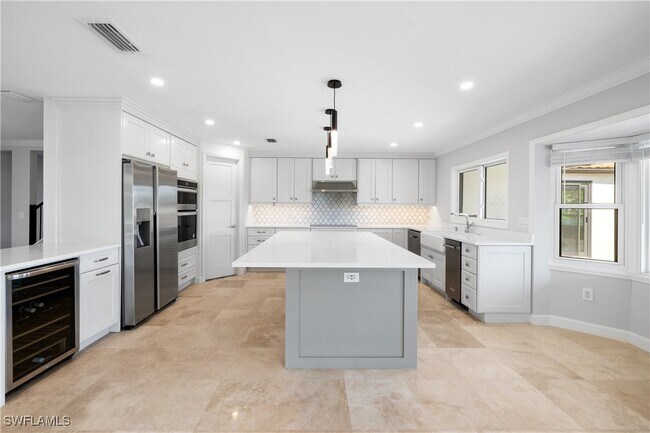 property at 4823 Pond Apple Dr S