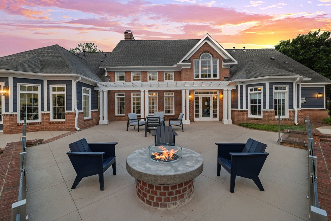 Mariners Crossing in Raleigh, NC - Building Photo