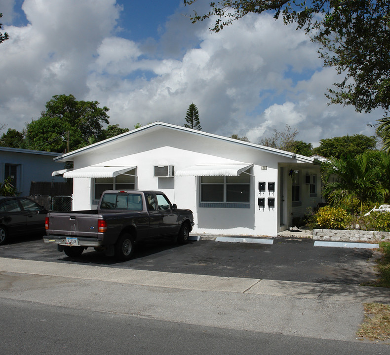 26 SW 6th St in Dania Beach, FL - Building Photo