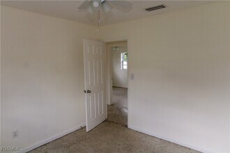 382 Ottumwa Ave in Ft. Myers, FL - Building Photo - Building Photo