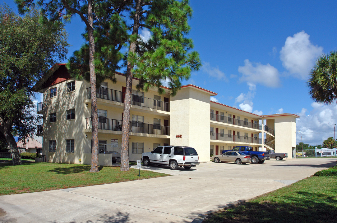 Kapus Apartments in Merritt Island, FL - Building Photo