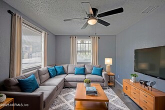 4114 Moncrief Rd in Jacksonville, FL - Building Photo - Building Photo