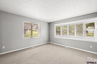 105 Hillside Dr in Bellevue, NE - Building Photo - Building Photo