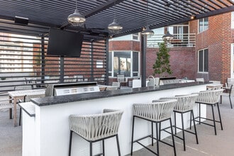 Whitney Uptown in Dallas, TX - Foto de edificio - Building Photo