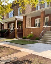 5117 W Cullom Ave, Unit 2 in Chicago, IL - Building Photo