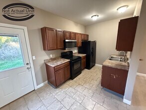 7401 Arratt Ct in Columbia, MO - Foto de edificio - Building Photo