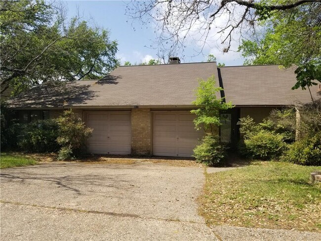 6614 Hart Ln in Austin, TX - Building Photo - Building Photo