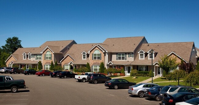 9 Pineview Ln in Coram, NY - Building Photo - Building Photo