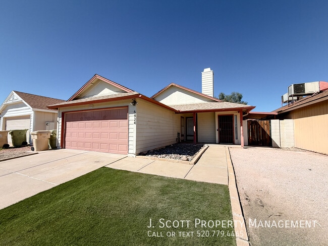 6424 W Becker Ln in Glendale, AZ - Building Photo - Building Photo