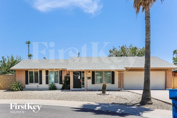 4015 W Mountain View Rd in Phoenix, AZ - Foto de edificio