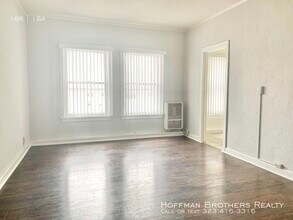 520 S Mariposa Ave-Unit -401B in Los Angeles, CA - Foto de edificio - Building Photo