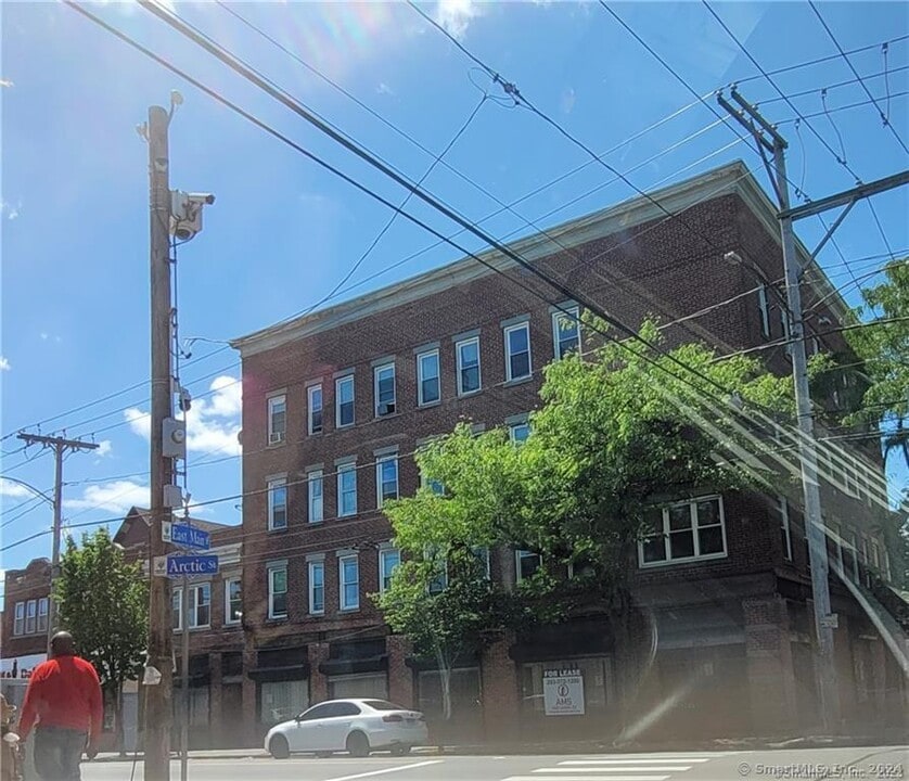 1057 E Main St-Unit -11 in Bridgeport, CT - Building Photo