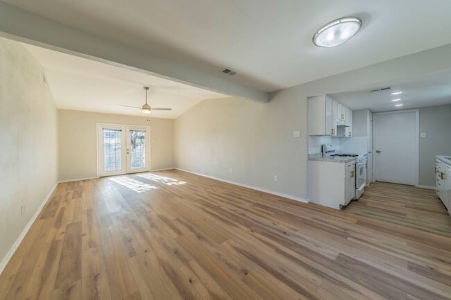 802 Birchwood Dr, Unit 06306 in Garland, TX - Building Photo - Building Photo