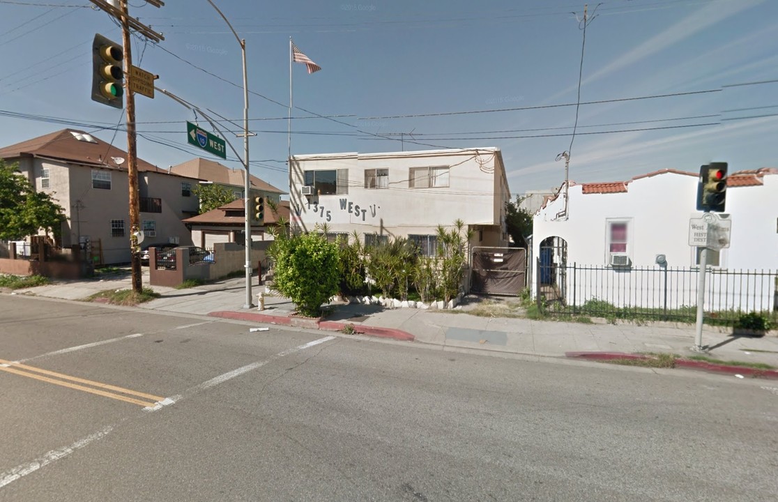 1375 W 20th St in Los Angeles, CA - Building Photo