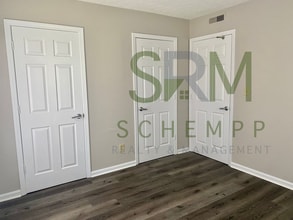 2433 Slevin St in Louisville, KY - Foto de edificio - Building Photo