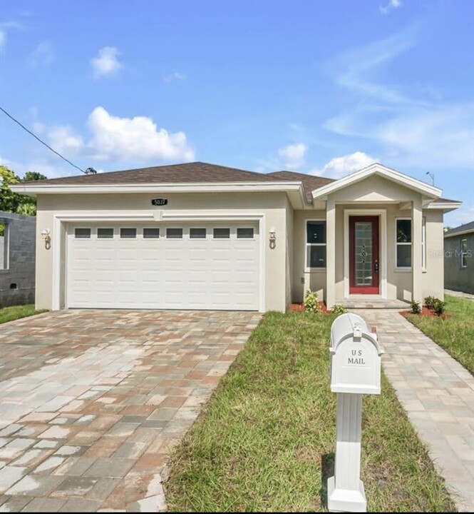 5047 23rd St N in St. Petersburg, FL - Foto de edificio