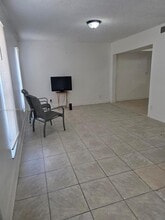 1206 Seaview in North Lauderdale, FL - Building Photo - Building Photo