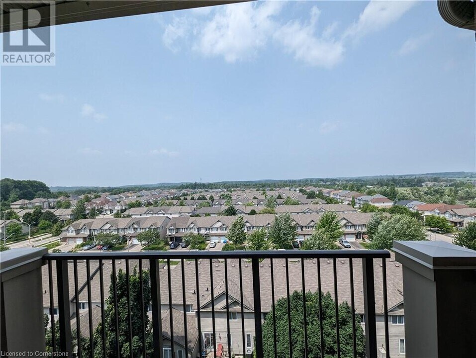 778 Laurelwood Dr in Waterloo, ON - Building Photo